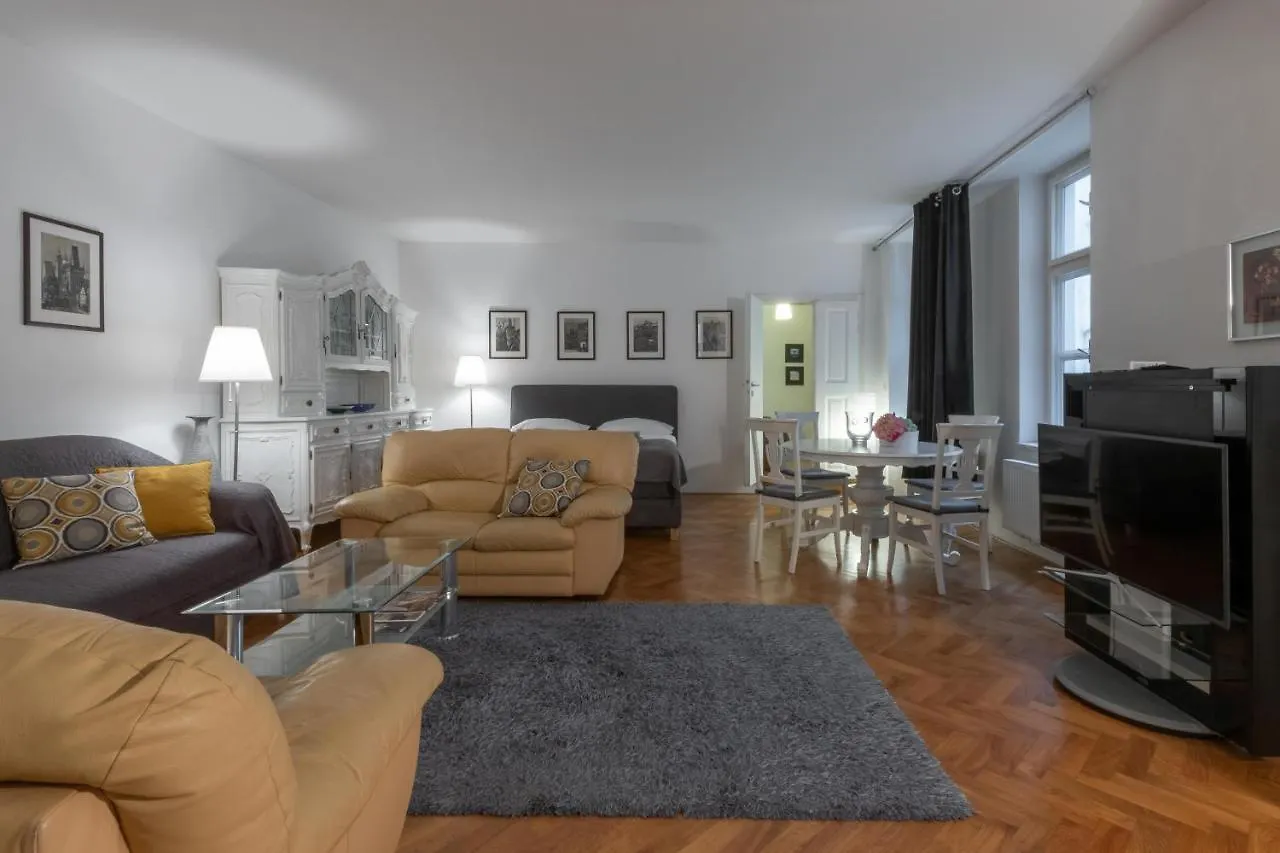 Apartment Apartman Carolinum Prague