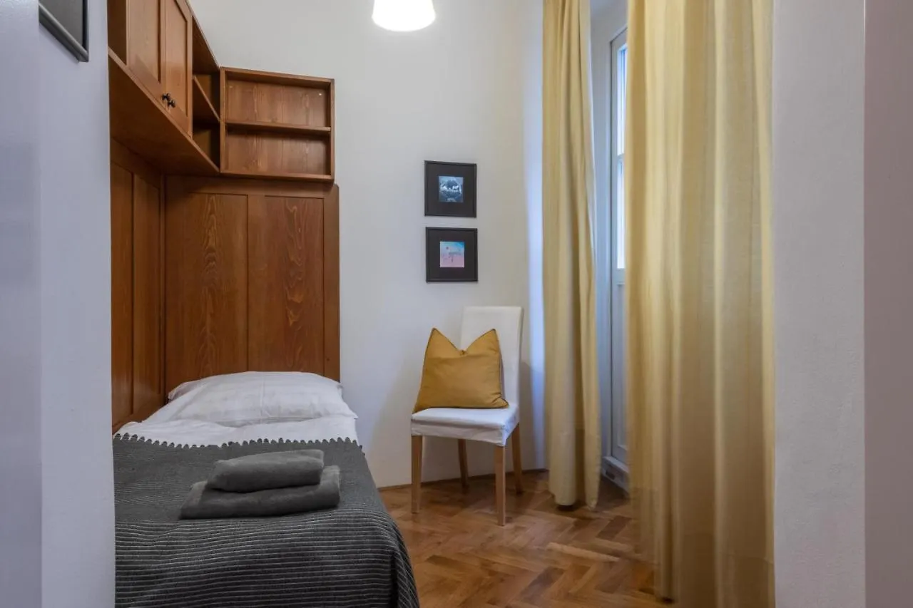 Apartman Carolinum Prague Apartment